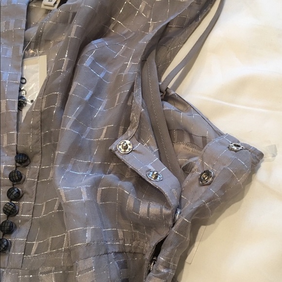 Eci Sheer Sleeveless Silver Top - Picture 6 of 6